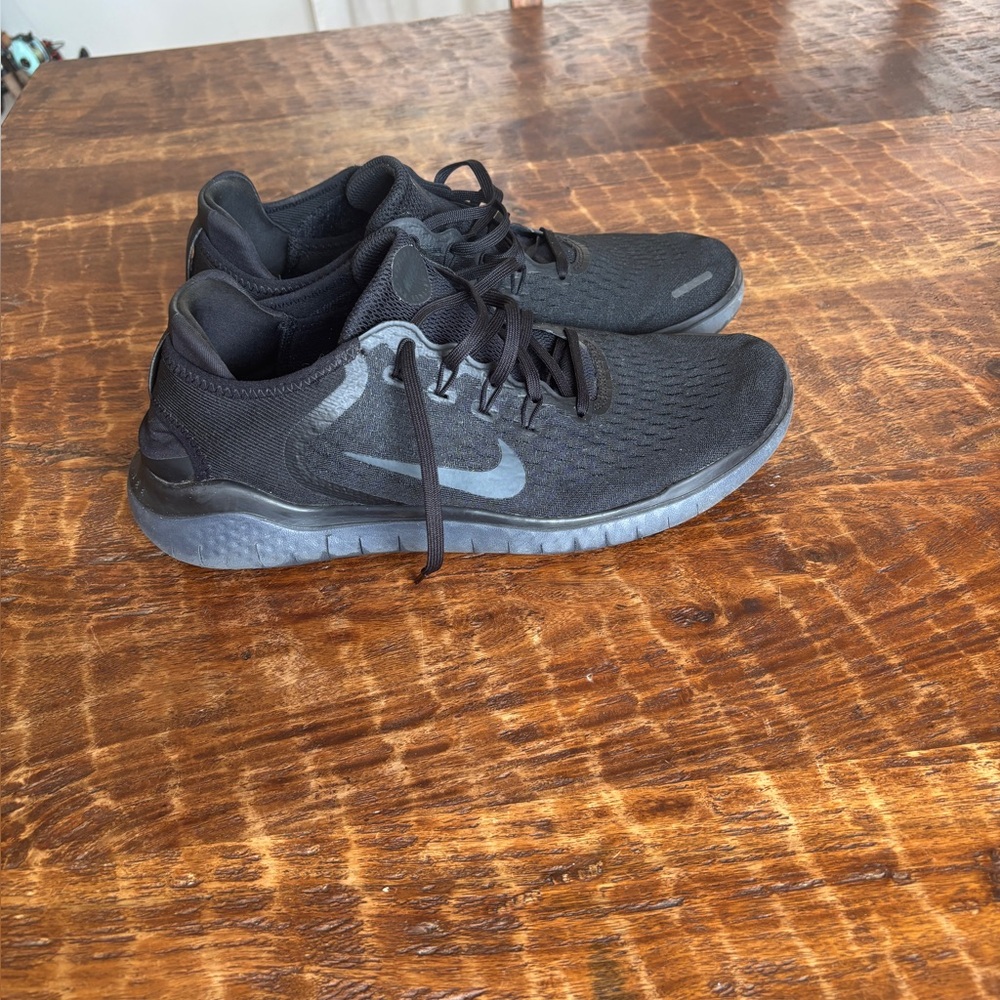 Men’s Black Nike Free Running Shoes size 11